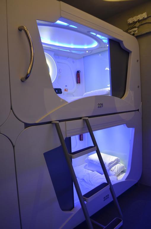 Time Capsule Hotel George Town Exteriör bild