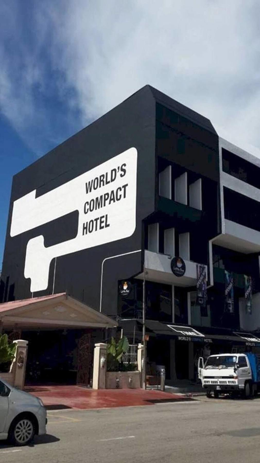 Time Capsule Hotel George Town Exteriör bild